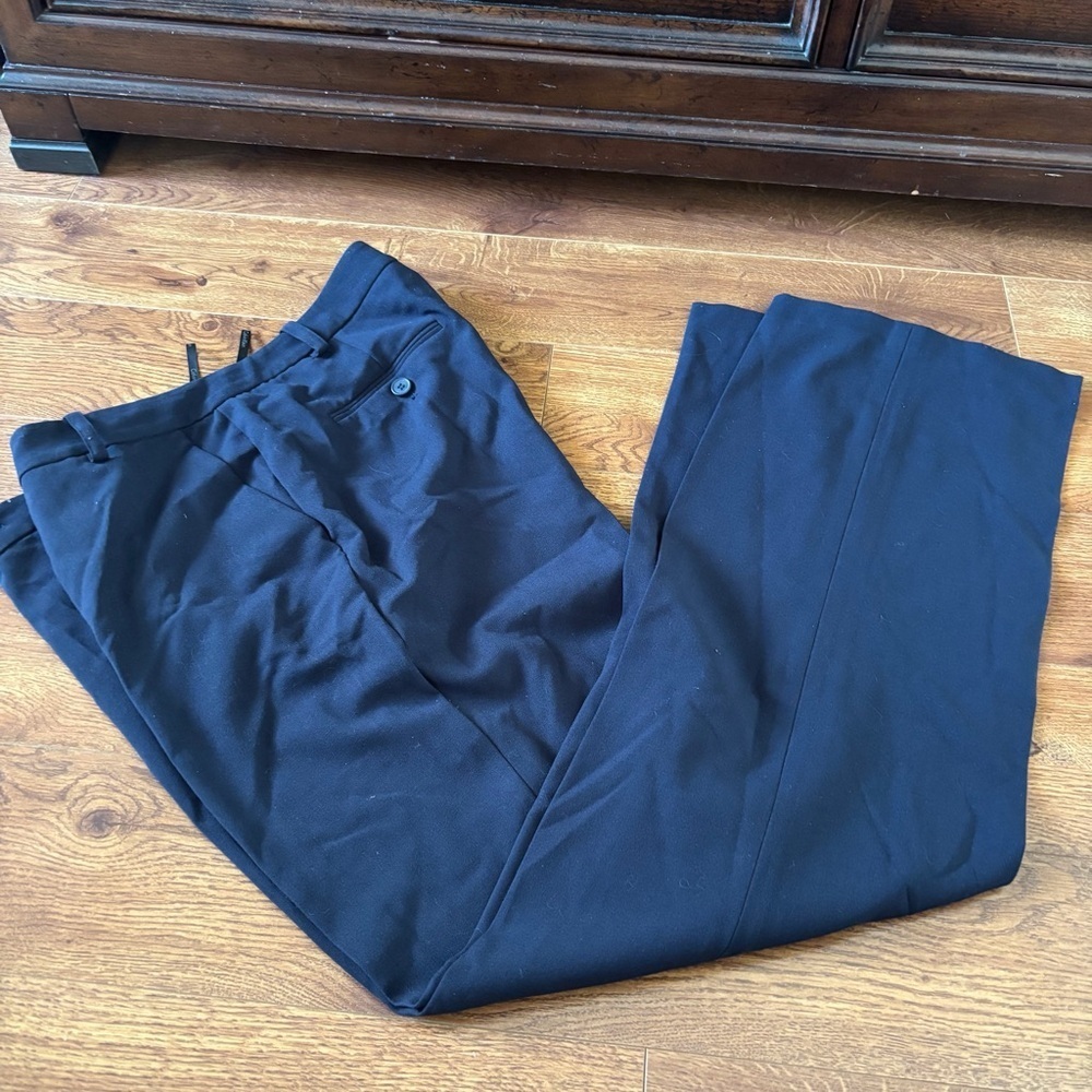 Calvin Klein navy straight leg dress pants in size 10